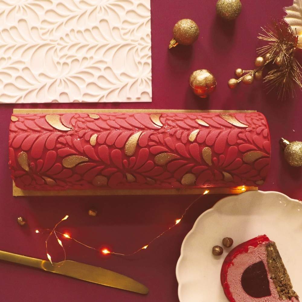 Bûche framboise noisettes